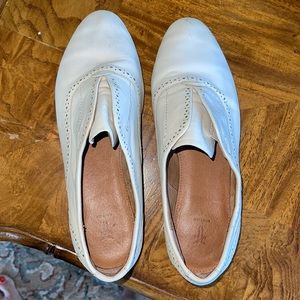 FRYE women’s Terri Perf slip on slippers